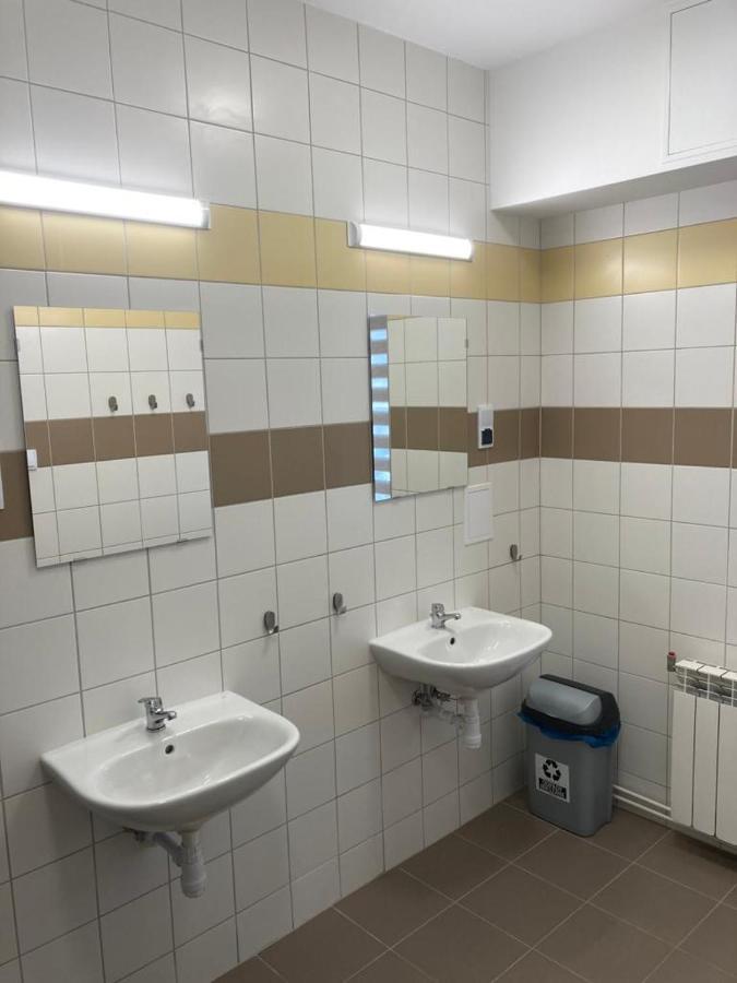 Hostel Przy Stadionie Jaworzno Exteriör bild